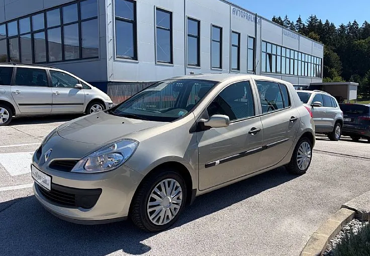 Zunanja slika - Renault Clio - 1.2 16V Dynamique Confort KOT NOV 1 LASTNIK - 4