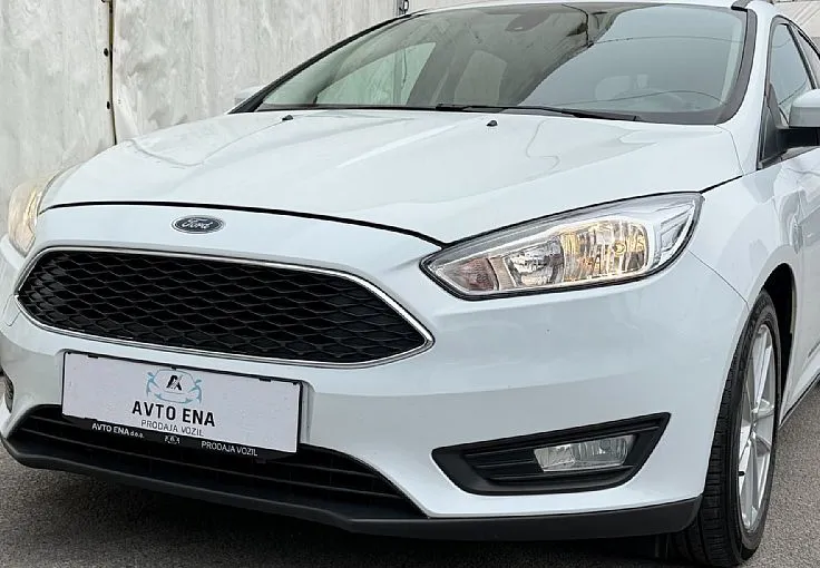 Zunanja slika - Ford Focus - 1.0 Style - LED - ALU16 - SLOVENSKI - TEMP - KLIMA - 2