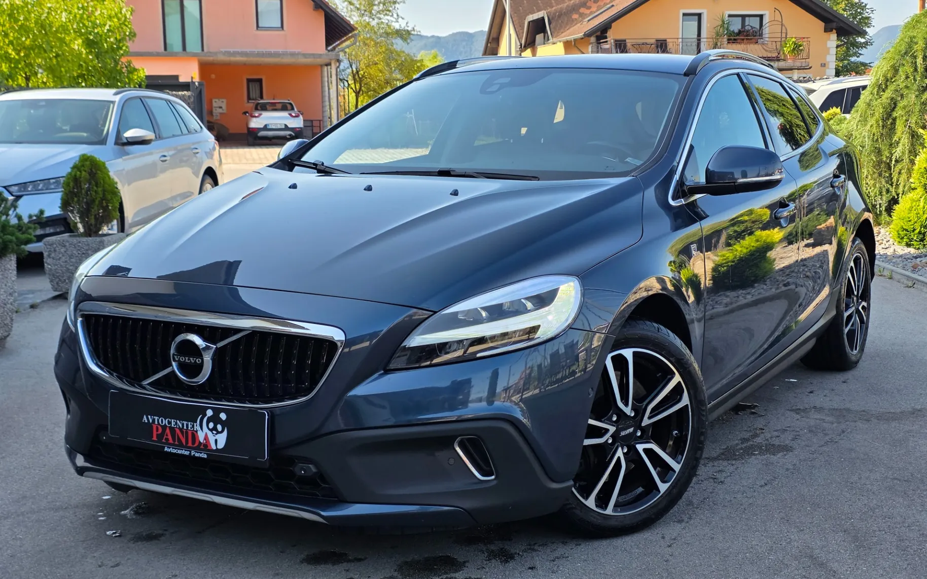 Zunanja slika - Volvo V40 - Cross Country D3 Aut. Ocean Race - 1