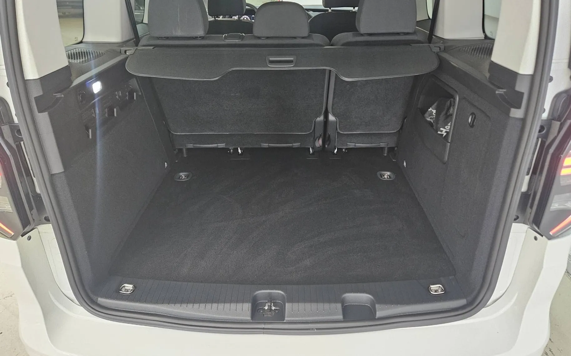 Notranja slika - Volkswagen Caddy - 2.0 TDI Edition - 10