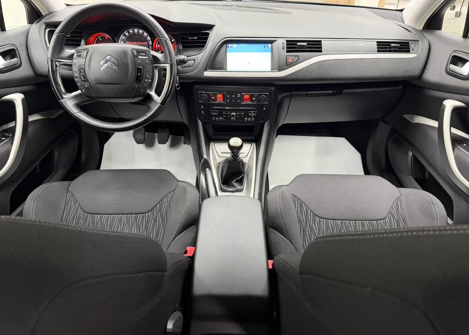 Zunanja slika - Citroën C5 Tourer - 2.0 HDI III - 6