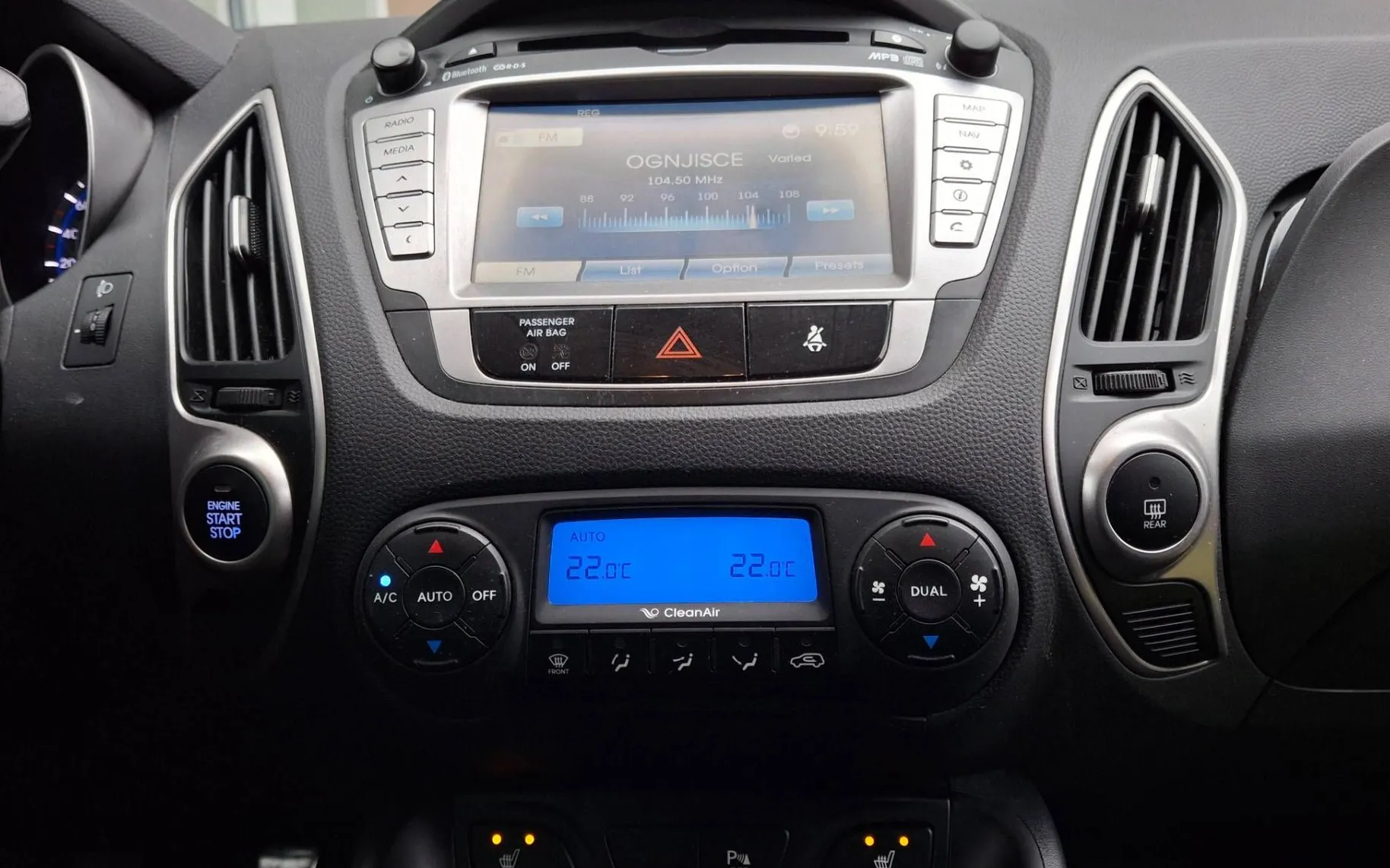 Zunanja slika - Hyundai ix35 - 2.0 CRDI Premium 4WD... - 11