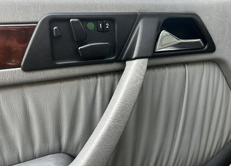 Zunanja slika - Mercedes-Benz E-Razred - E320 - 8