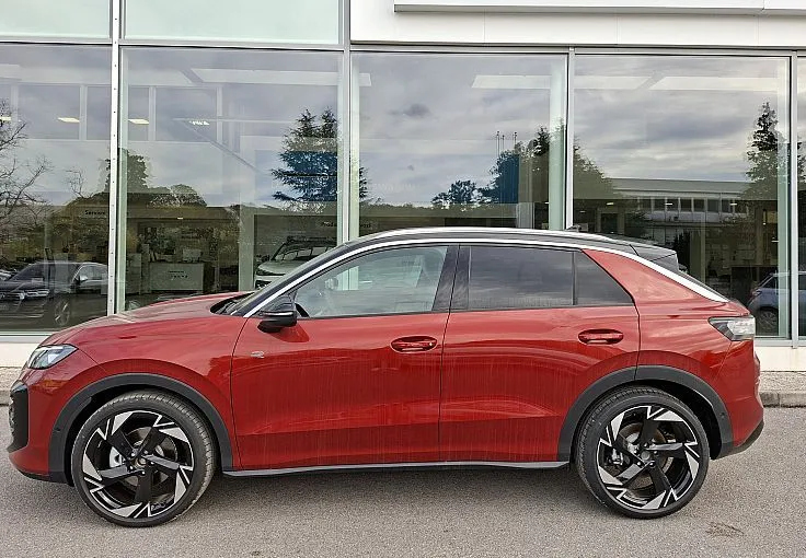 Zunanja slika - Volkswagen T-Roc - 1.5 eTSI R-line DSG 110  150 - 2