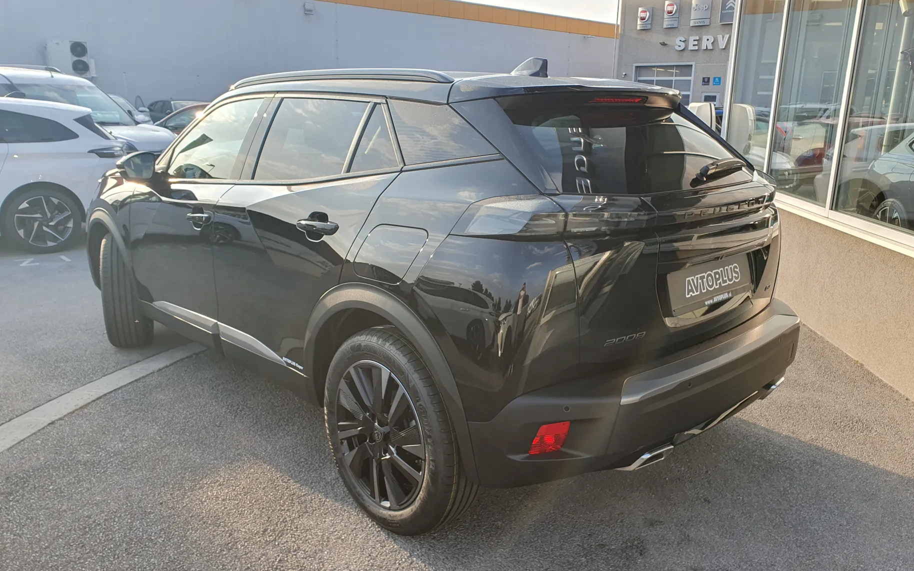 Zunanja slika - Peugeot 2008 - GT HIBRID 145 - 6
