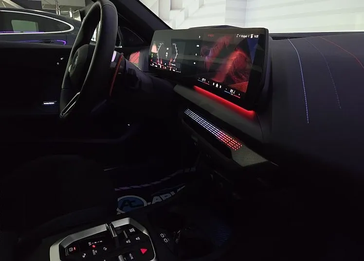 Zunanja slika - BMW Serija 1 - : M135i xDrive-RADAR-KEY-LED-HARMAN-HUD-KAM360 - 16