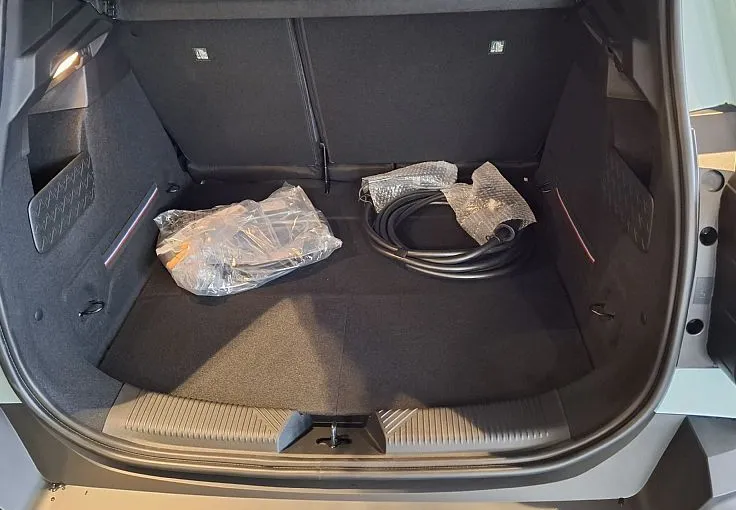 Zunanja slika - Renault 4 E-tech - techno 150 KM + kabel za domačo uporabo - 3