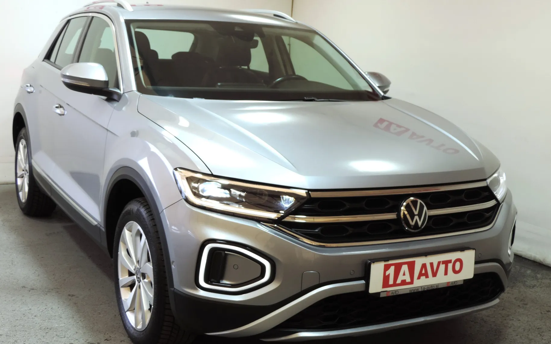 Zunanja slika - Volkswagen T-Roc - 1.5 TSI BMT Style DSG ACC-LED-KAMERA - 4