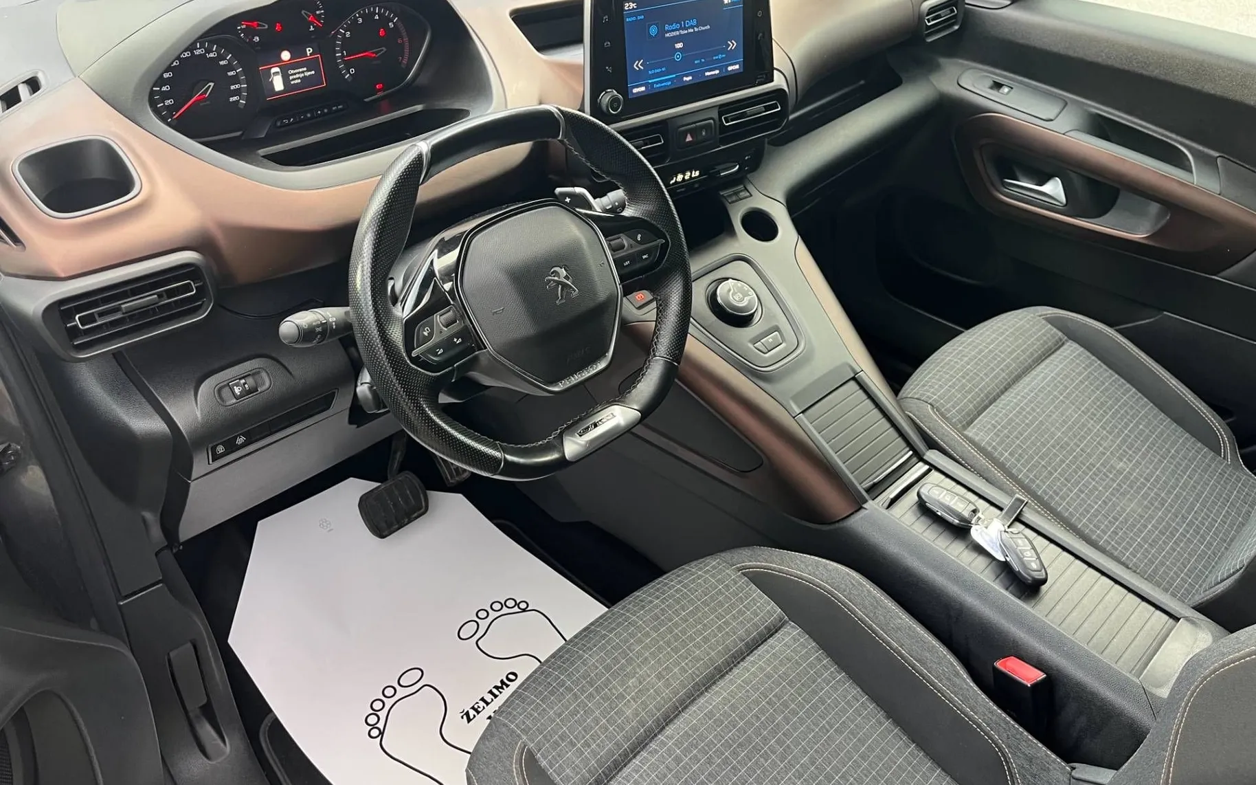 Notranja slika - Peugeot Rifter - GT LINE 1.5 BLUEHDI 130 -SLO-N-1 TOVORNO VOZILO... - 7