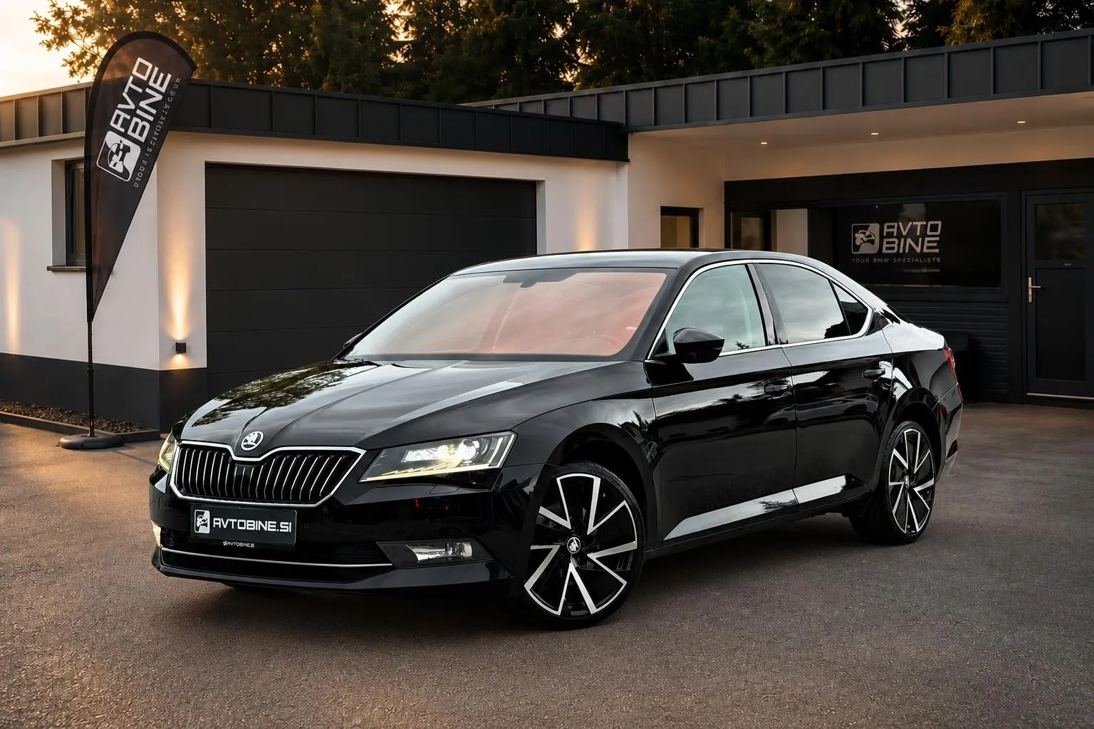 Zunanja slika - Škoda Superb - 2.0 TDI DSG•LIMO•ACC•NAVI•KAMERA•KLJUKA•ATRAKTIVEN - 3