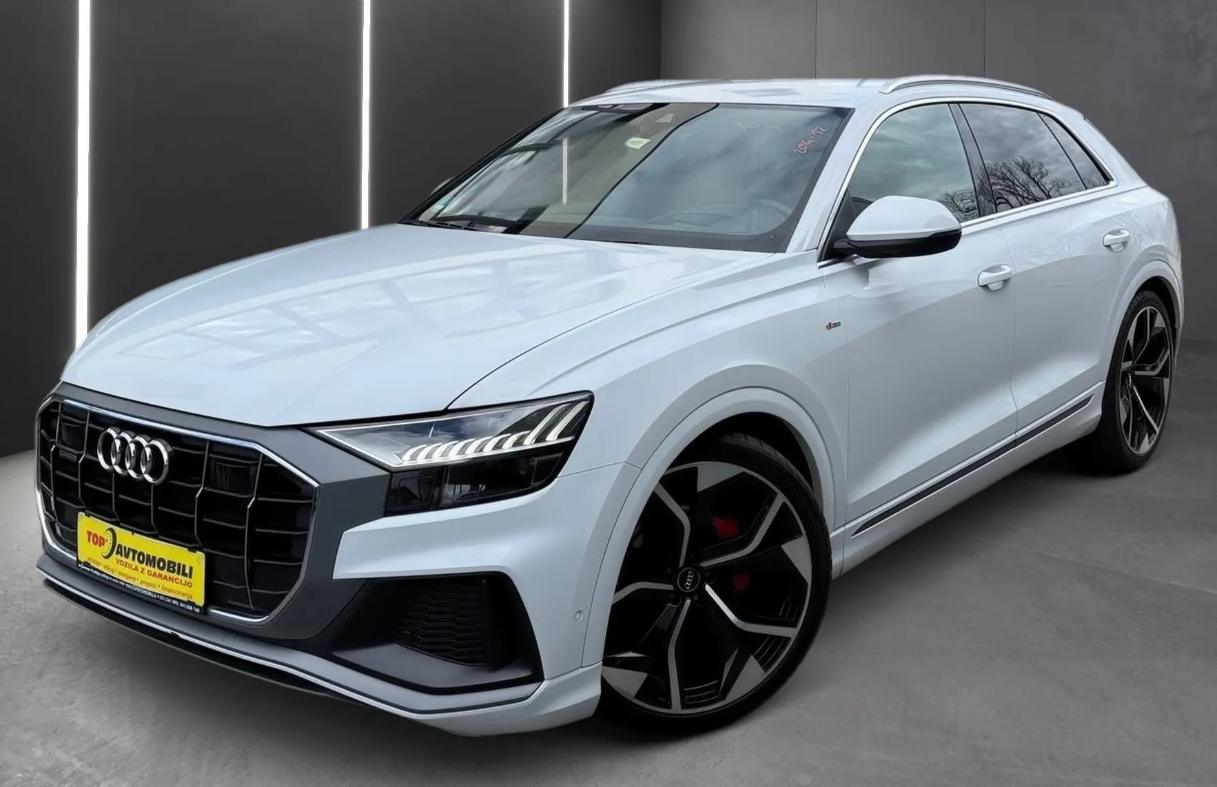 Zunanja slika - Audi Q8 - 50 TDI QUATTRO S-LINE MATRIX PERLA BELA HEAD UP - 2