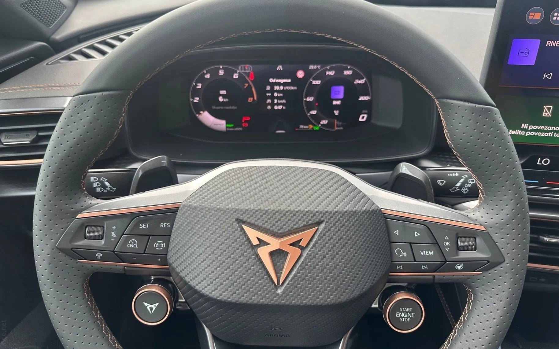 Notranja slika - Cupra Formentor - 1.5 eTSI Impulse DSG - 8