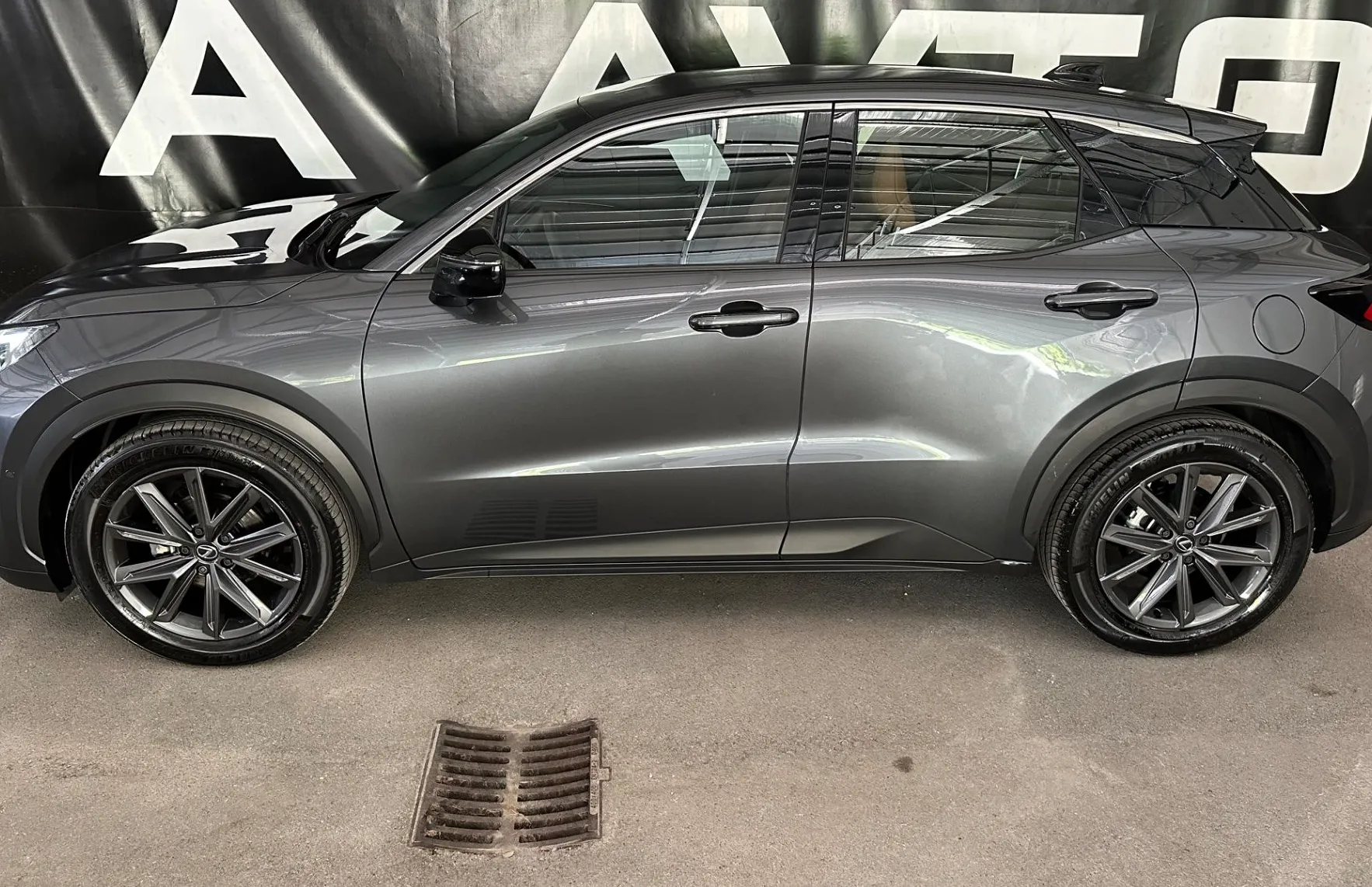 Zunanja slika - Lexus LBX - 1.5 HEV Relax Avt. MARK LEVINSON-KAM360-HUD-KLESS - 4