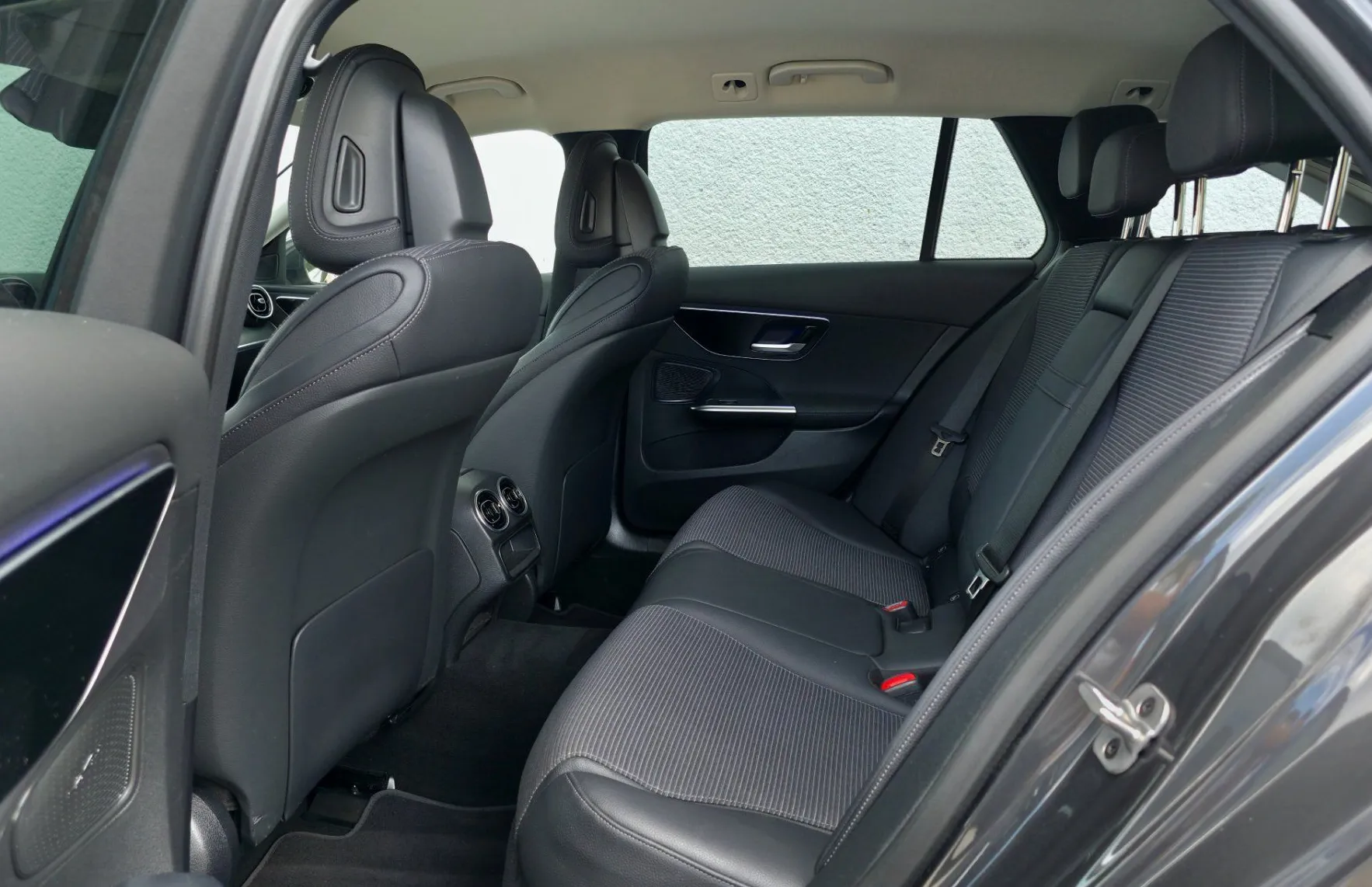 Zunanja slika - Mercedes-Benz C-Razred - C200d T Avantgarde FULLED•TEMP•AMBIENT•KAMER - 7