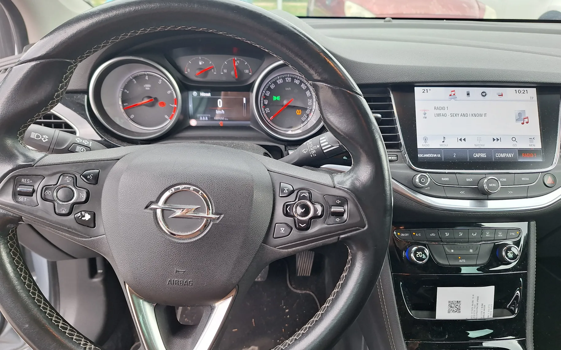 Notranja slika - Opel Astra - 1,4 Turbo Innovation - 10