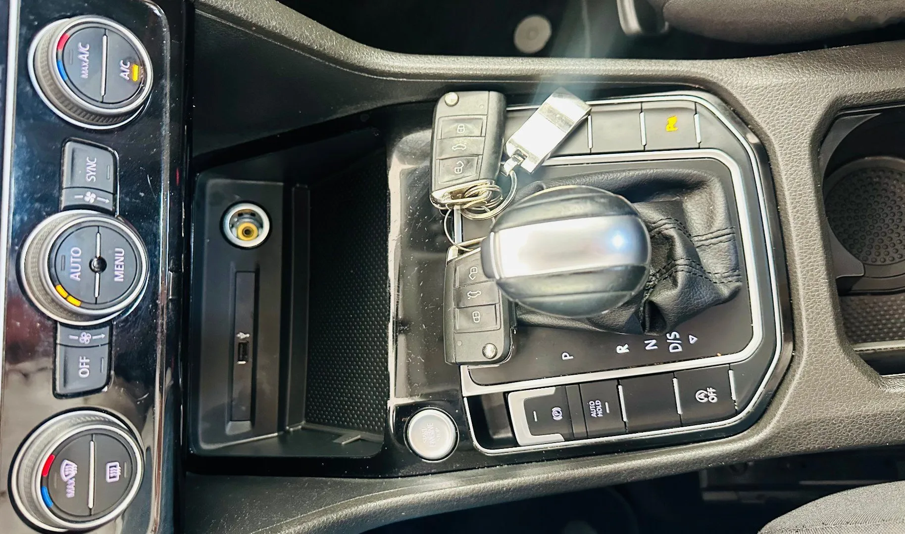 Zunanja slika - Volkswagen Golf - 2.0 TDI Highline DSG.LUKSENBURG.KAMERA.LED.110 KW - 10