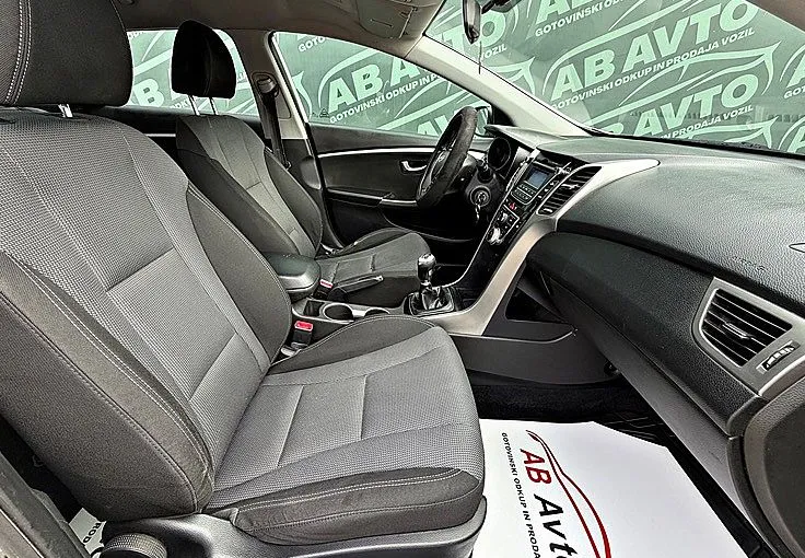 Zunanja slika - Hyundai i30 Wagon - 1.6 CRDi Comfort+94KW+LED+PROSTOROČNO TEL+AVTKLIMA - 10