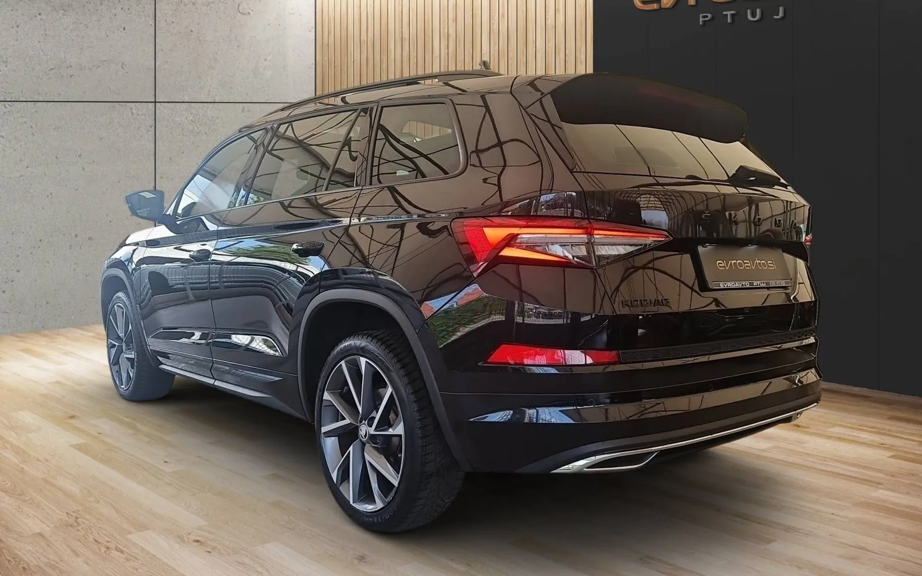 Zunanja slika - Škoda Kodiaq - 1.5 TSI  Sportline DSG•Panorama•hlajenje sedežev - 6