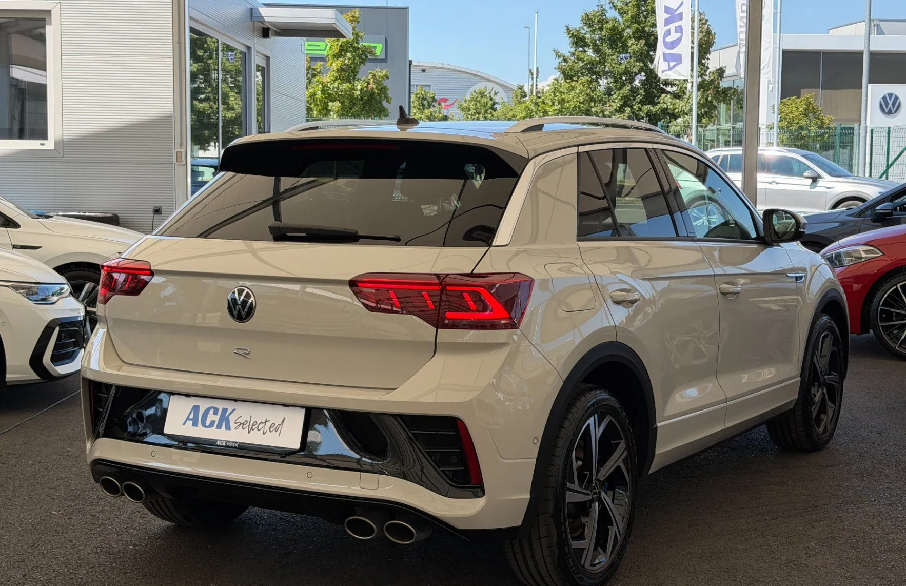 Zunanja slika - Volkswagen T-Roc - R 2.0 TSI 4MOTION DSG-MATRIX LED-EASY OPEN-KAMERA - 4
