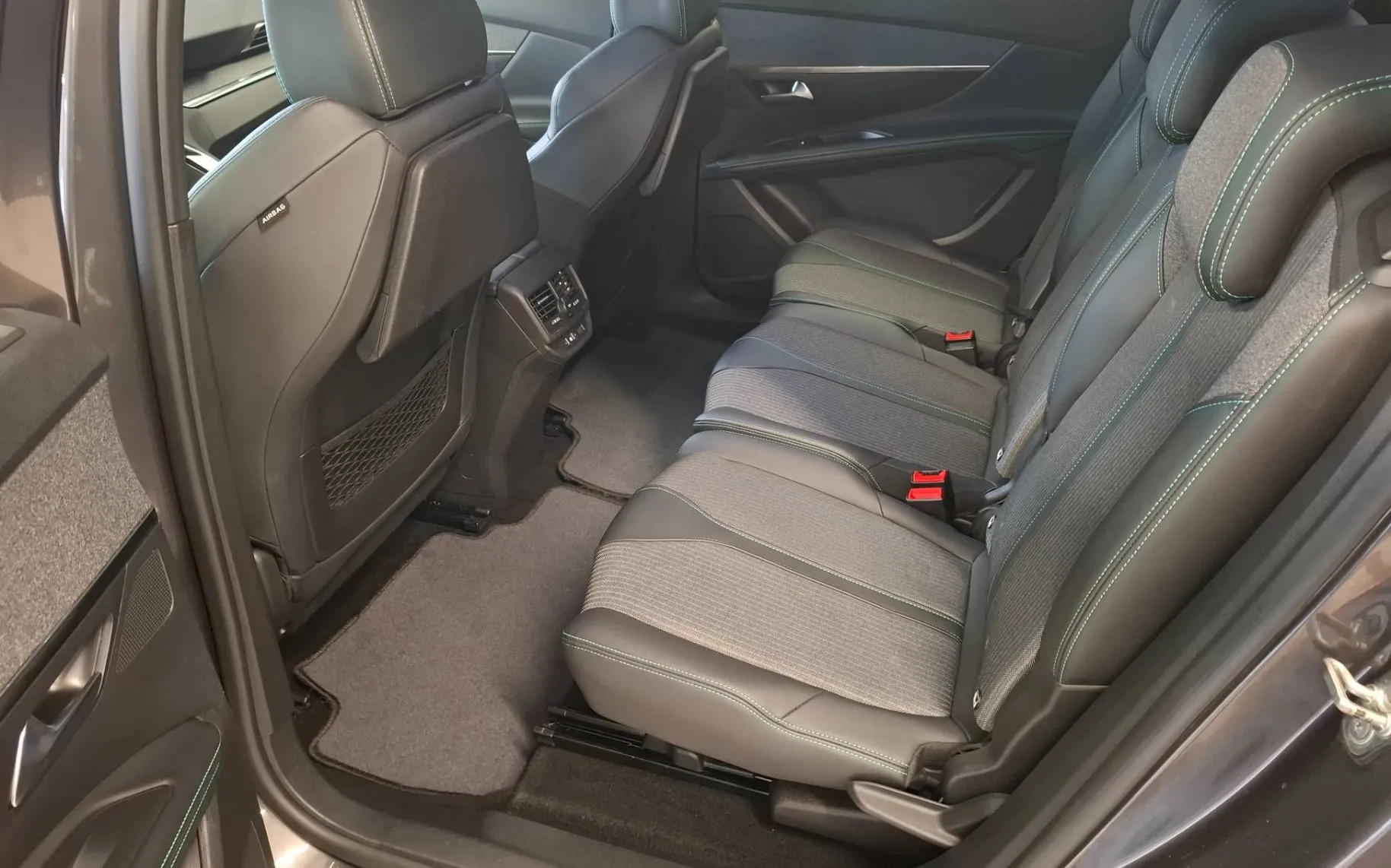 Notranja slika - Peugeot 5008 - 1.5 BLUEHDI SAMO59000KM-SLO-1LASTNIK-7SEDEŽEV-... - 10