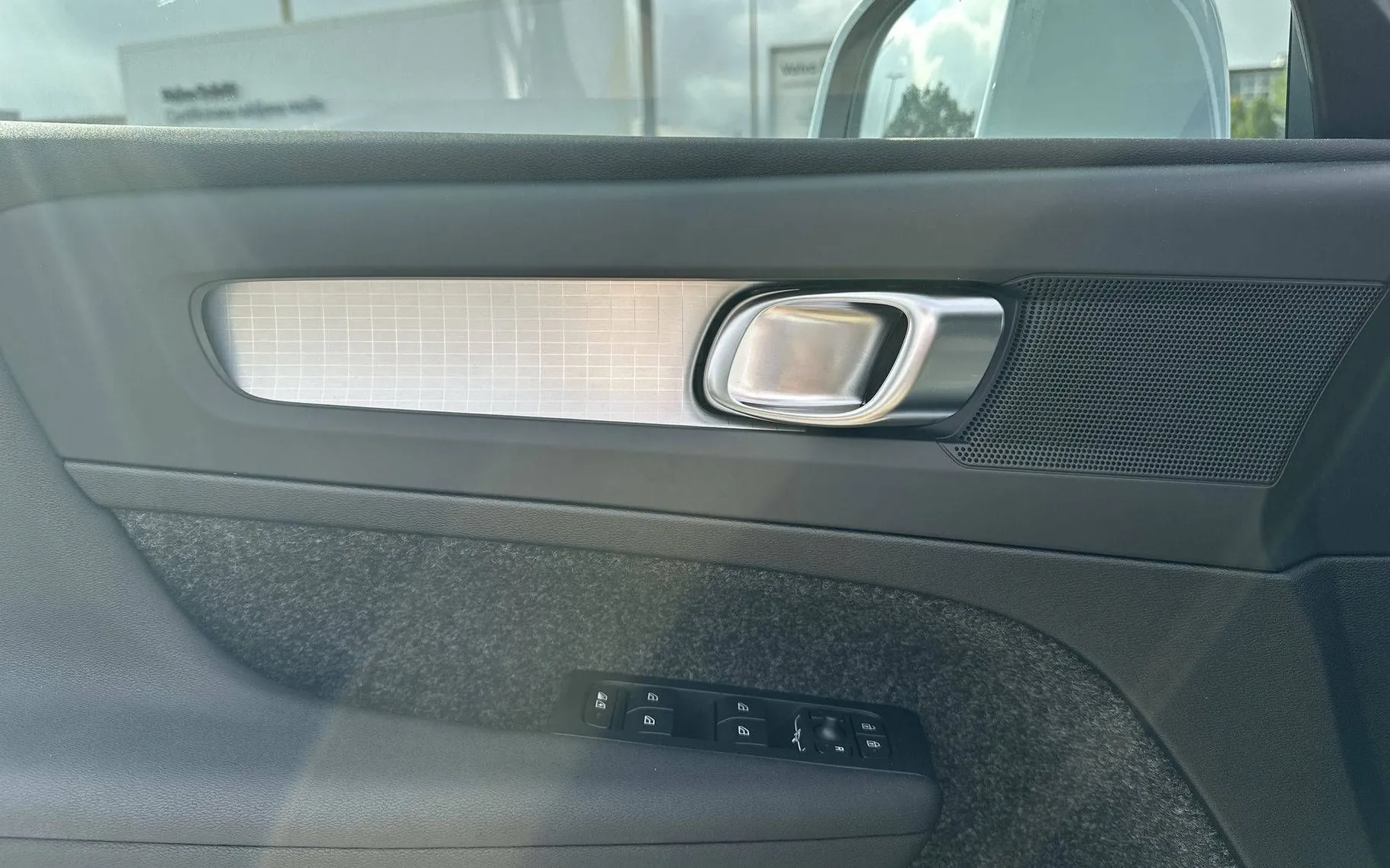 Notranja slika - Volvo XC40 - B3 P Core Avt. - 11