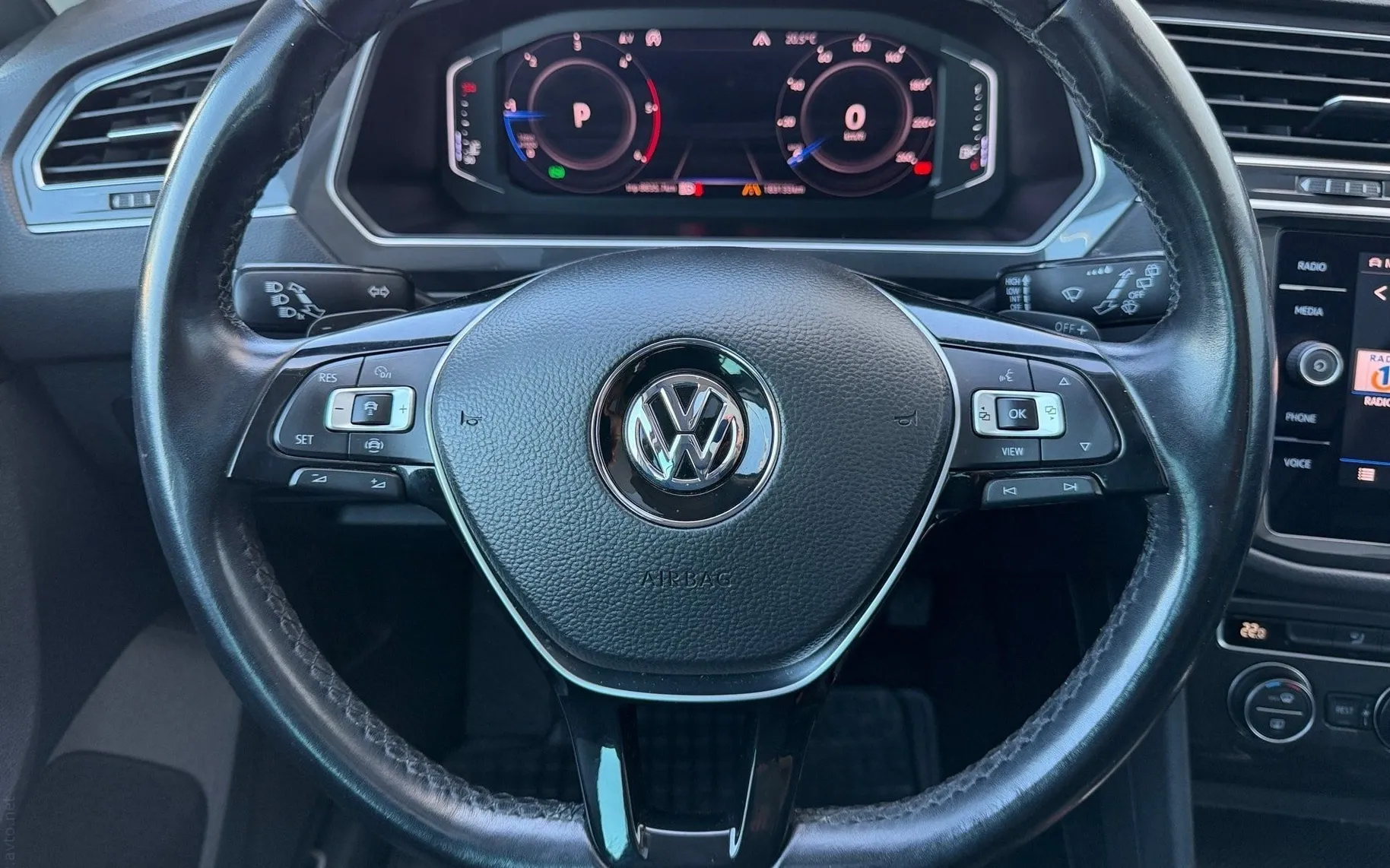 Notranja slika - Volkswagen Tiguan - 4motion 2.0 TDI Highline DSG-Panorama-Vl. kljuka - 8