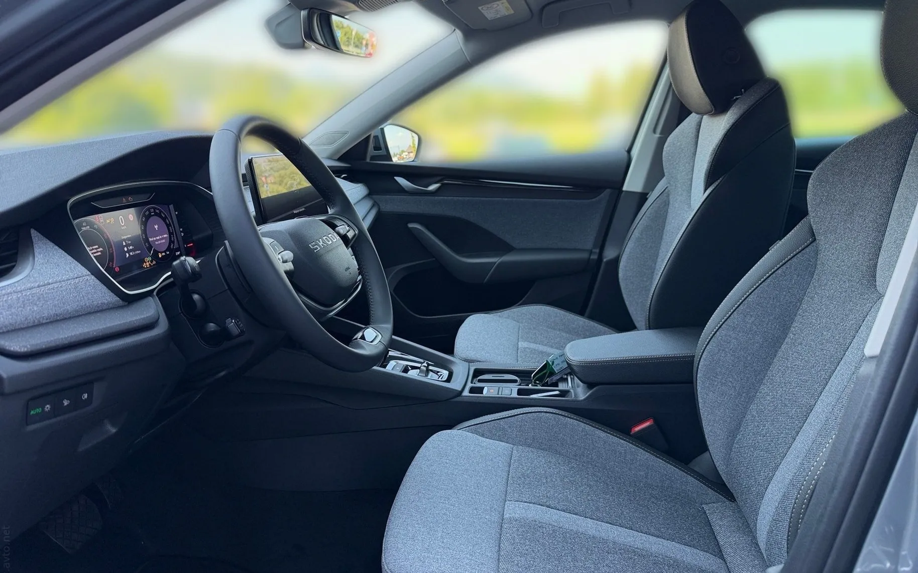 Notranja slika - Škoda Octavia - 2.0 TDI Family DSG - 7