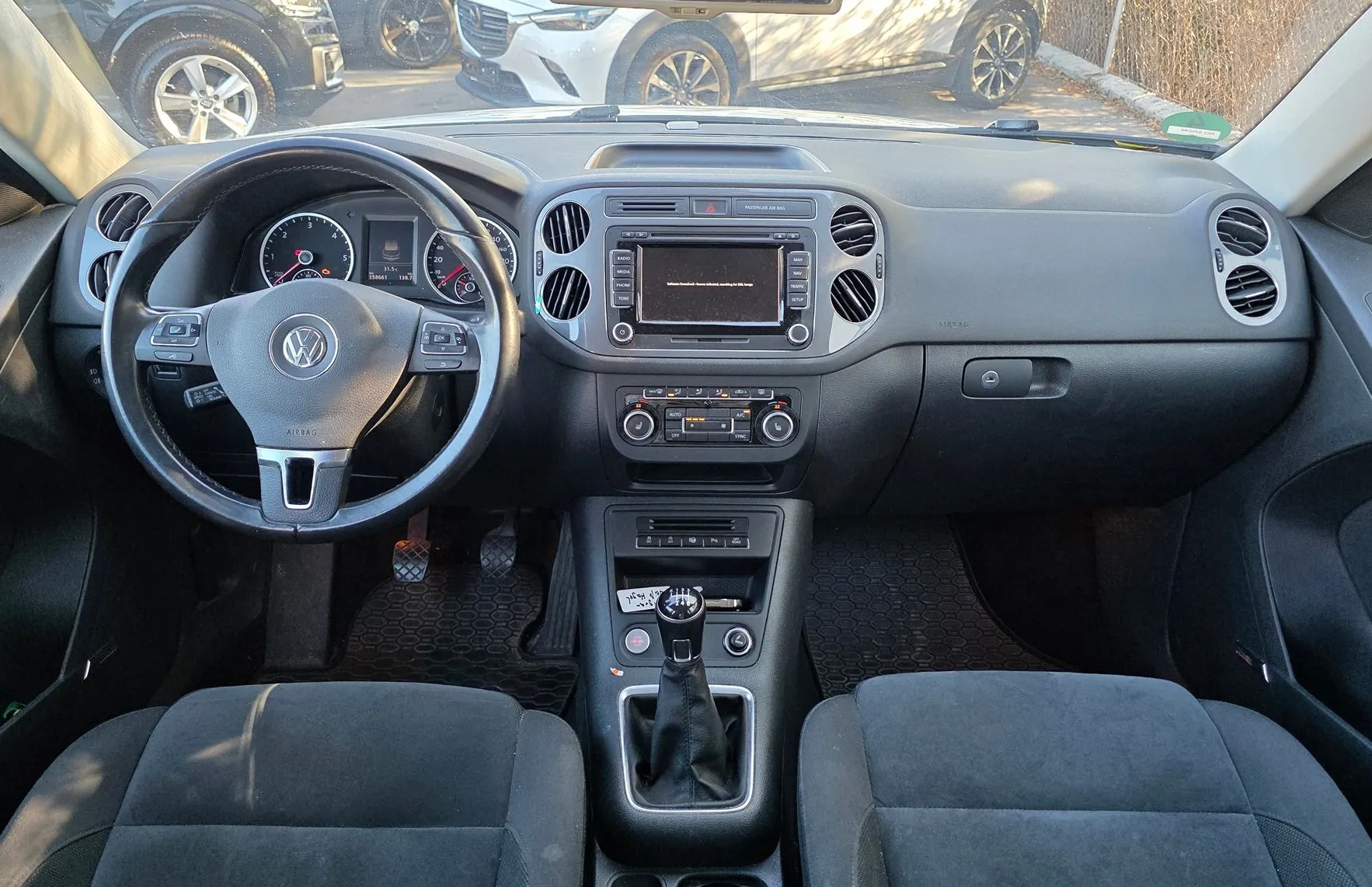 Zunanja slika - Volkswagen Tiguan - 2.0TDI 4MOTION BI-XENON-NAVI-ALU-KEYLESS-1.LASTNIK - 9