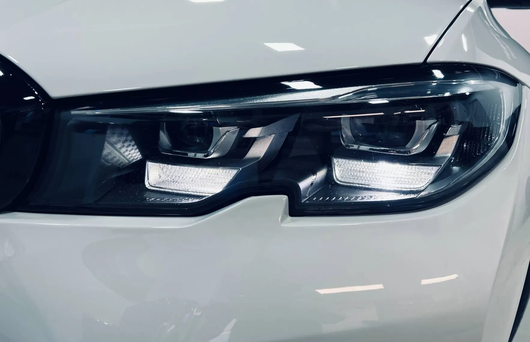 Zunanja slika - BMW Serija 3 - Touring: 318d LED-NAVI-KAMERA-ACC - 19