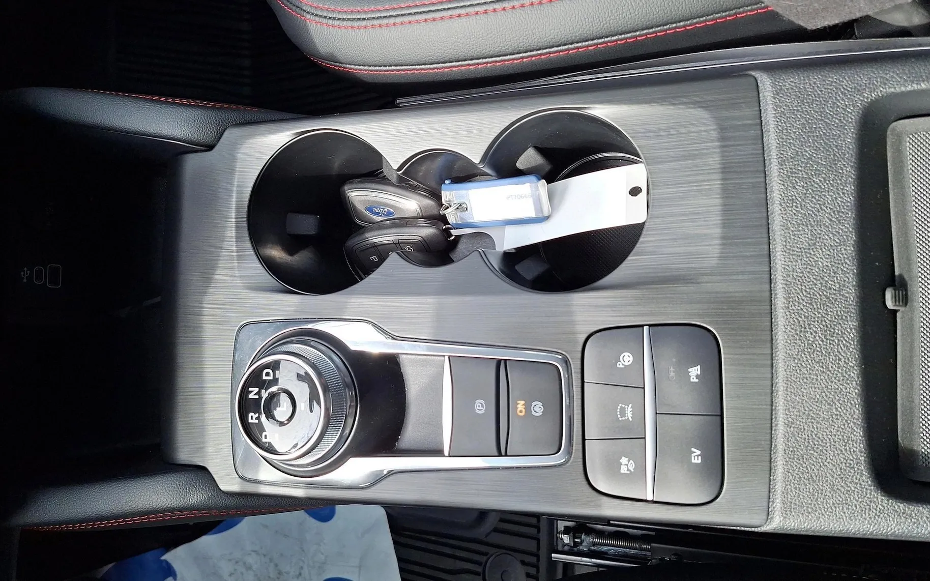 Zunanja slika - Ford Kuga - St-Line X Graphite 2.5 Dur Hy 165kW PHEV-SLO-LED - 10