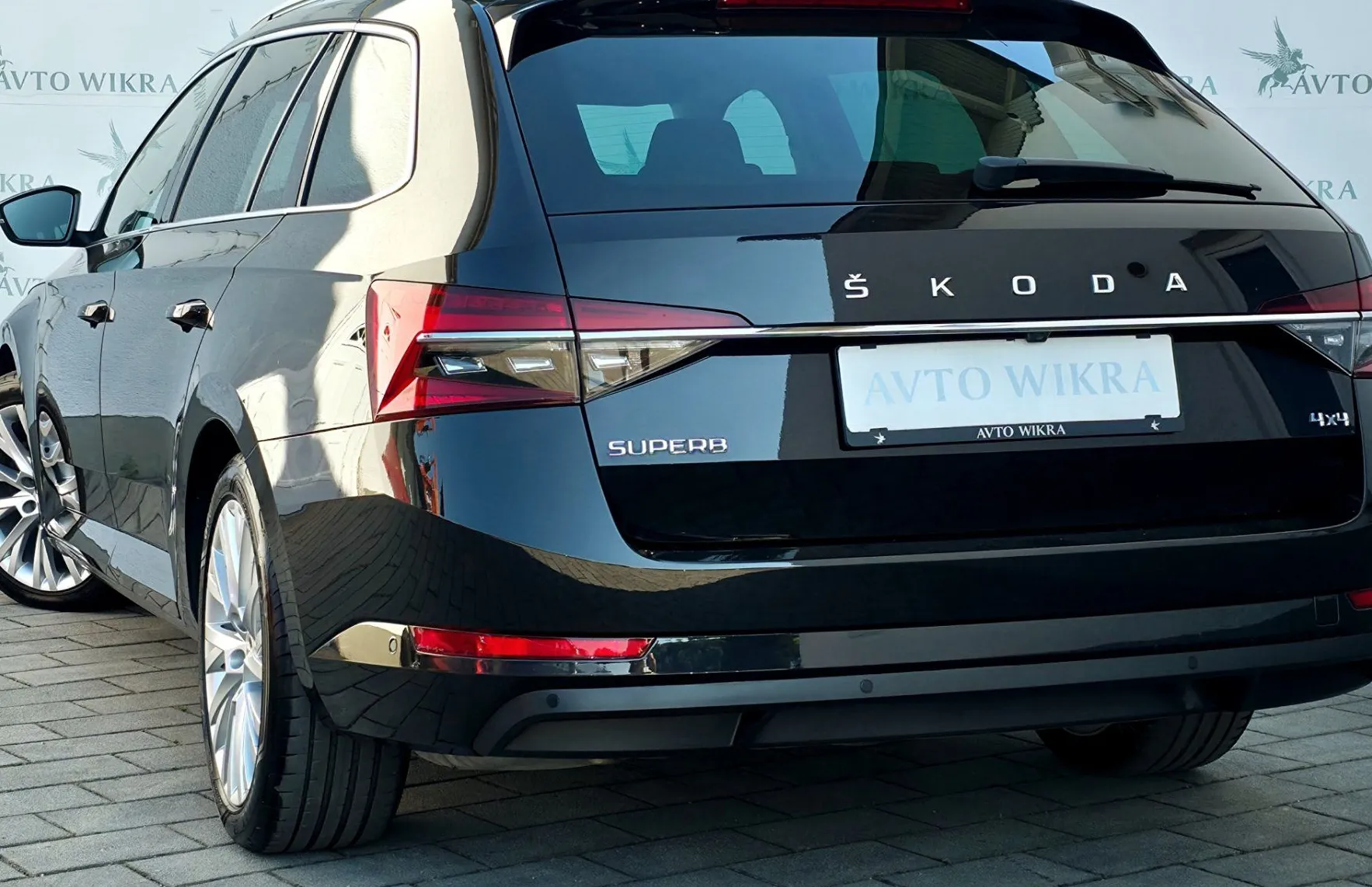 Zunanja slika - Škoda Superb - Combi 4x4 2.0TDI Style DSG MATRIX•MEMORY•ACC•18C - 3