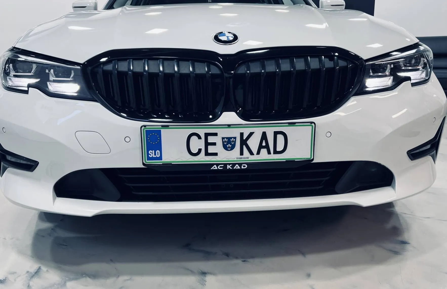 Zunanja slika - BMW Serija 3 - Touring: 318d LED-NAVI-KAMERA-ACC - 3