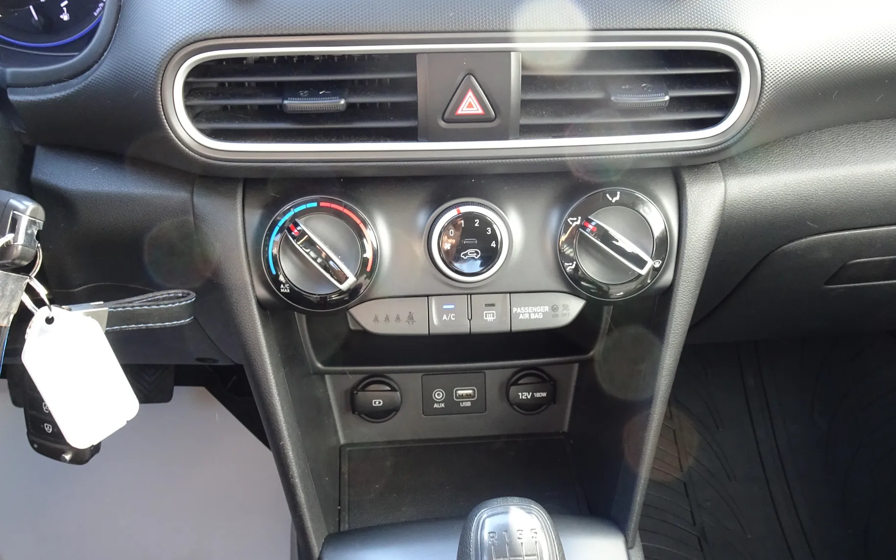 Notranja slika - Hyundai Kona - 1,0 T-GDI 120 Trend - 7