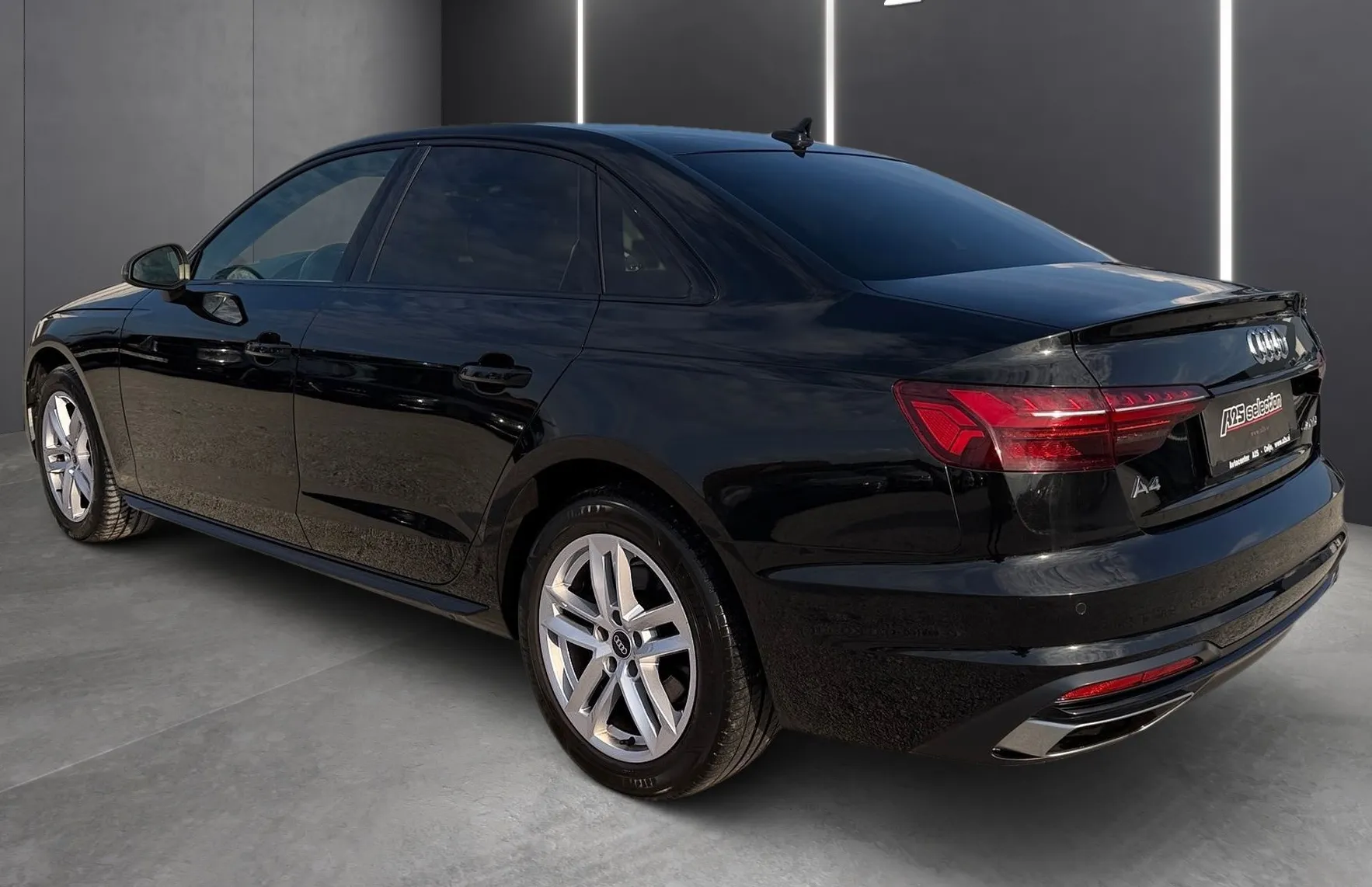 Zunanja slika - Audi A4 - 40 TDI S tronic advanced-Usnje-ACC-PDC-Navigacija. - 4