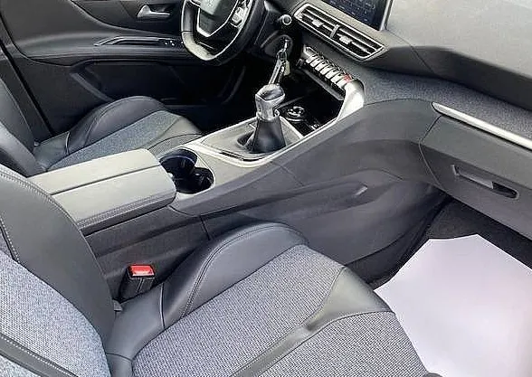 Zunanja slika - Peugeot 3008 - ALLURE 1.2 130 - NAVI-GRIP CONT+JAMSTVO - 10