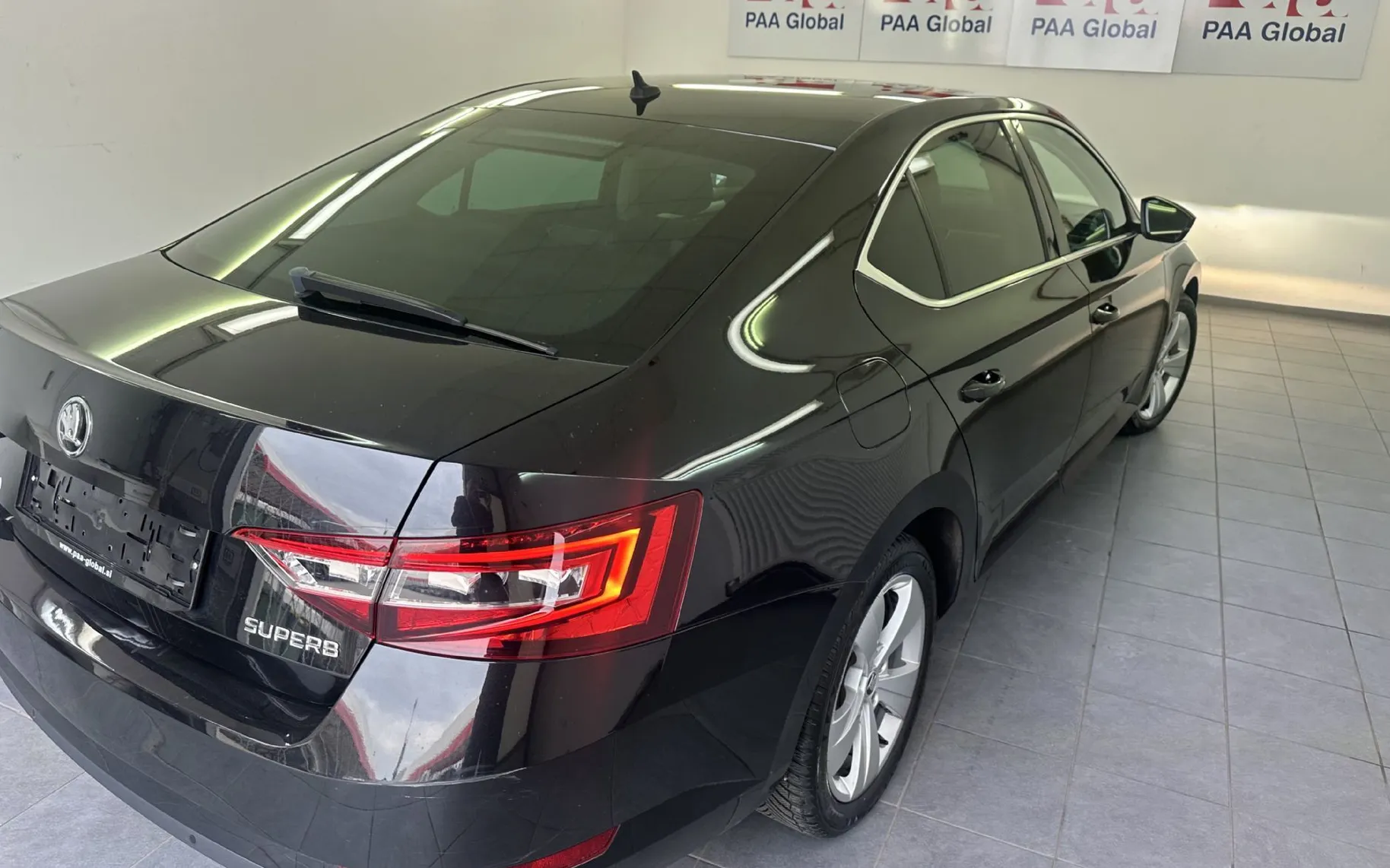 Zunanja slika - Škoda Superb - 2.0 TDI Active DSG.LIMO.KAMERA.NAVI.SAMO 85.000 KM - 1