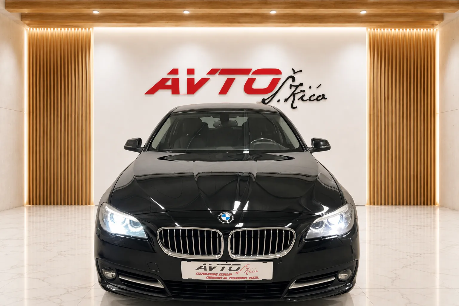 Notranja slika - BMW serija 5 Touring: - 520d-BI-XENON-TEMPOMAT-SOFT CLOSE-PDC... - 7
