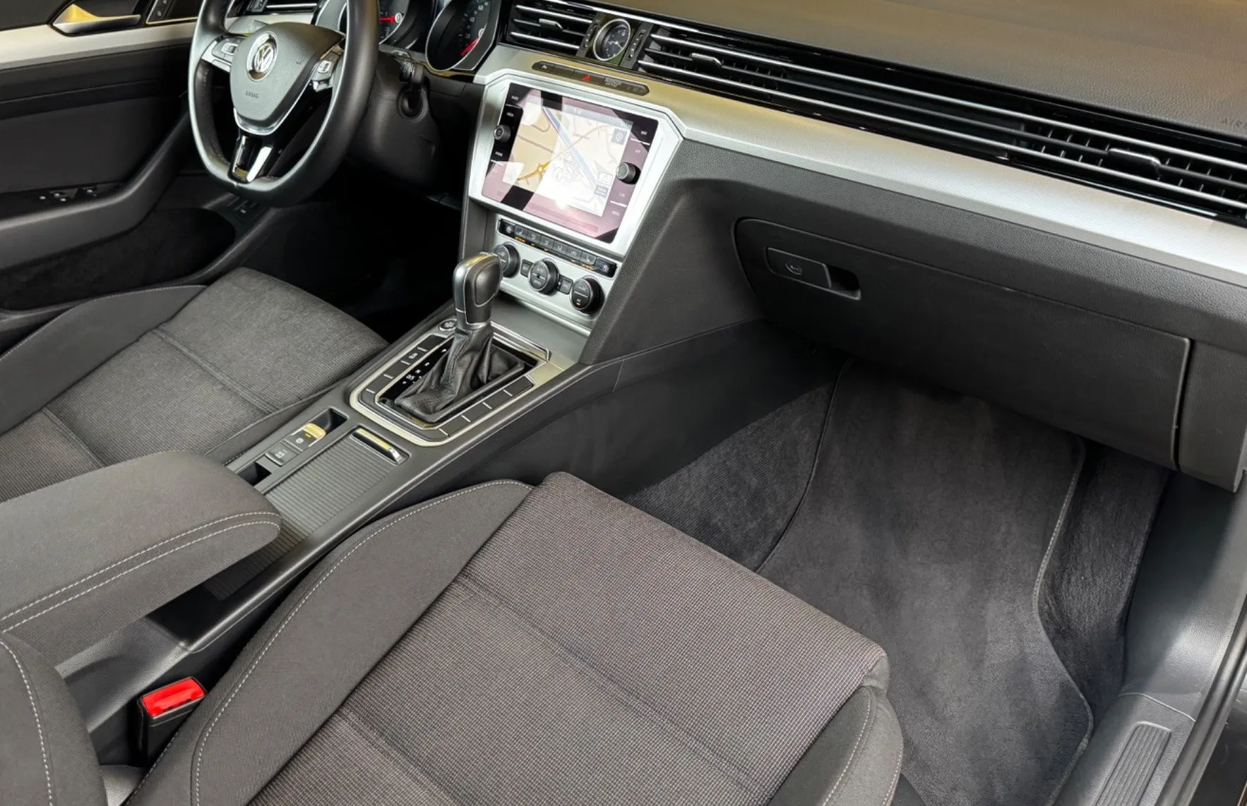 Zunanja slika - Volkswagen Passat - Variant 2.0 TDI AUT. LED-MASAZA-KLJUKA-KAMERA-GRETJE-RADAR - 16