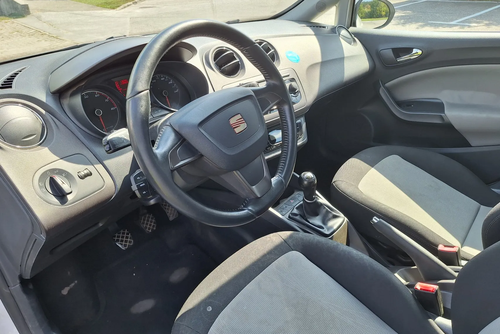 Notranja slika - Seat Ibiza - ST 1,4 16V Style - 8