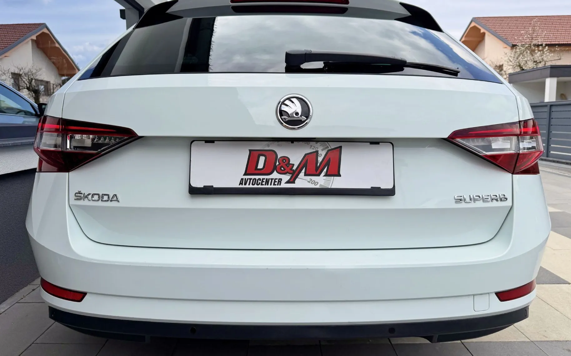 Zunanja slika - Škoda Superb - 2.0 TDI Active Combi DSG|LED|NAVI|MEMORY|17COL - 5