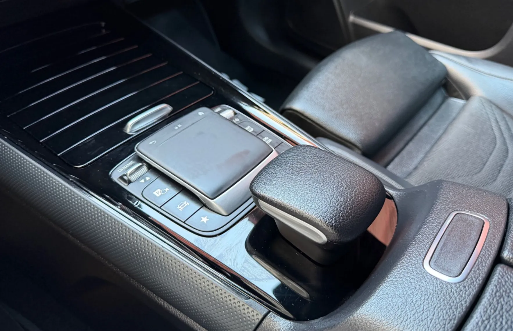 Zunanja slika - Mercedes-Benz GLA-Razred - GLA 200 d Avt.-CAMERA-NAVI-HIGH LED-ALU- - 19