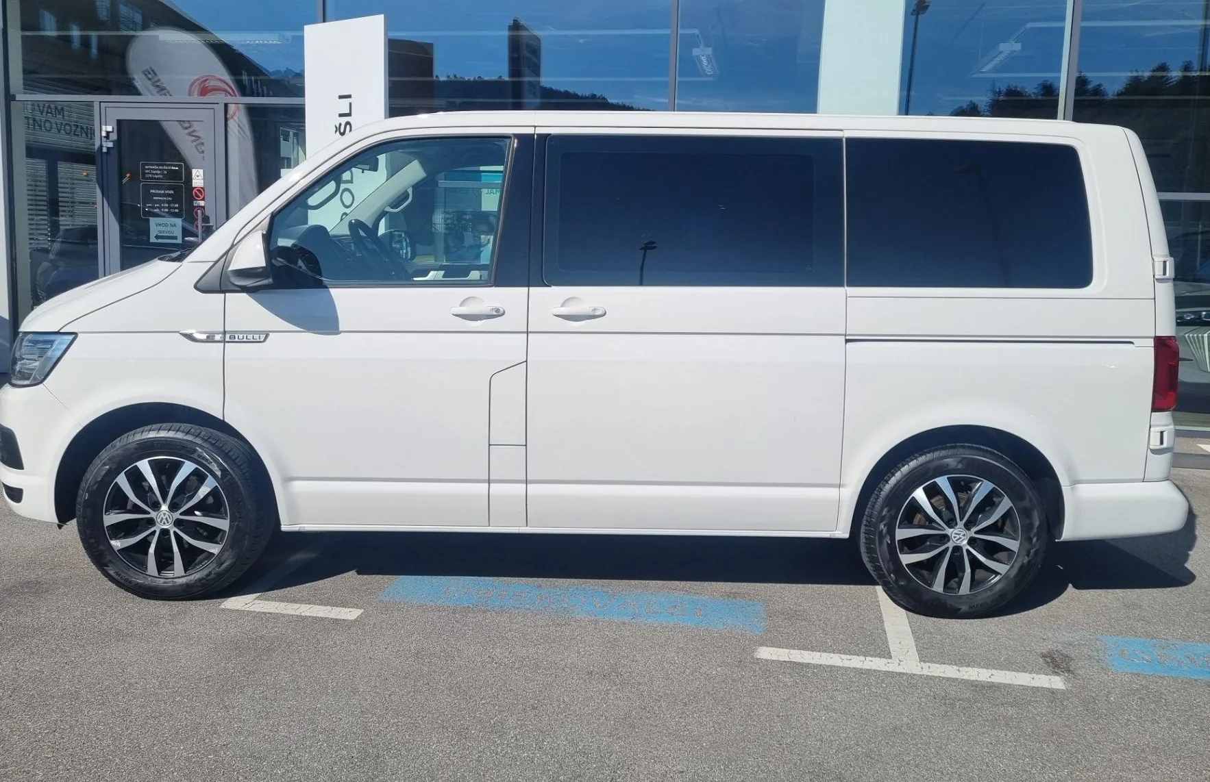 Zunanja slika - VW Multivan - 2.0 TDI DSG - SLOVENSKI+2. LASTNIK+VLEČNA KLJUKA - 5