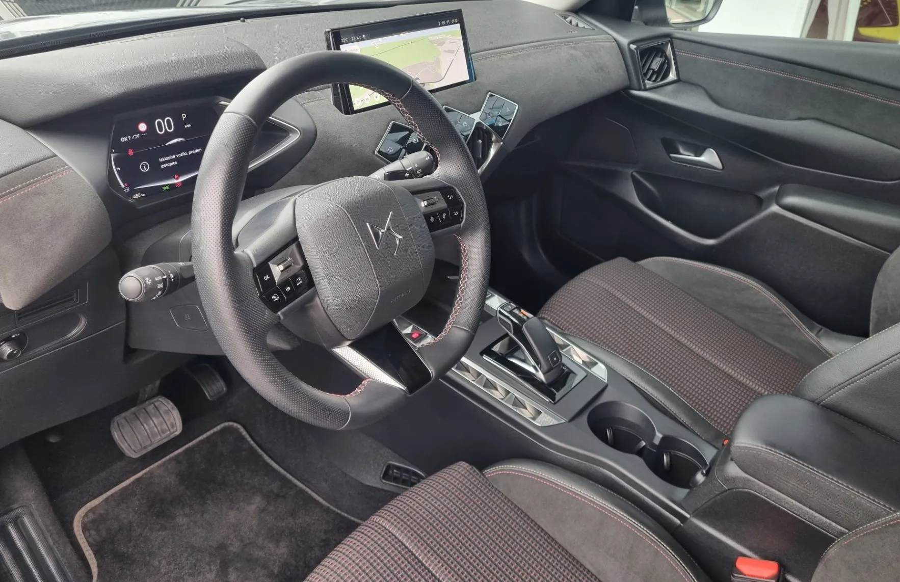 Zunanja slika - DS DS 3 - 1.2 MHEV Étoile Avtomatik - SAMO 17.423KM - 9