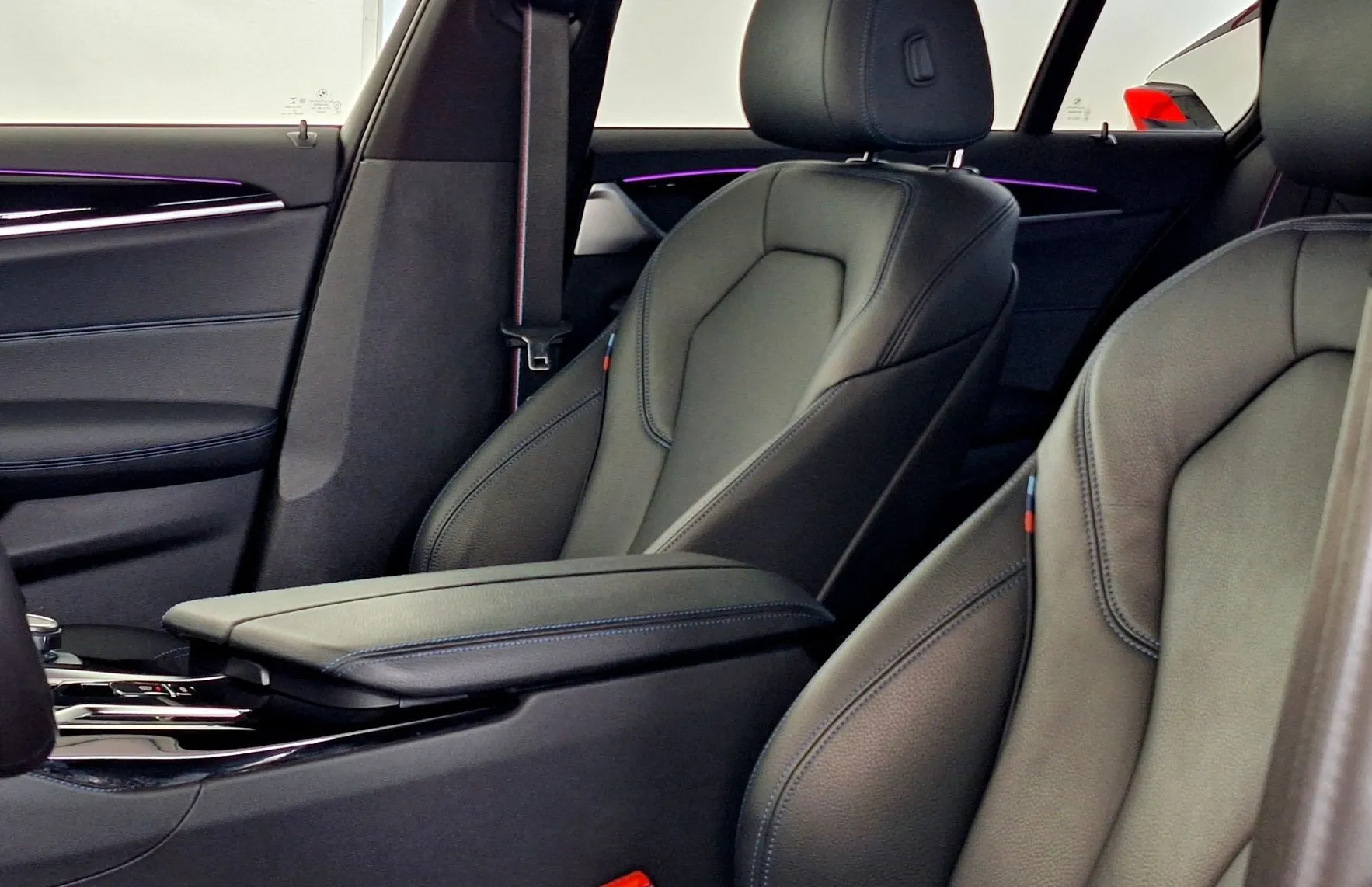 Zunanja slika - BMW Serija 5 - Touring: 530d xDrive M-SPORT•4CONTROL•AIR•AMBIENT•ACC•AL - 13