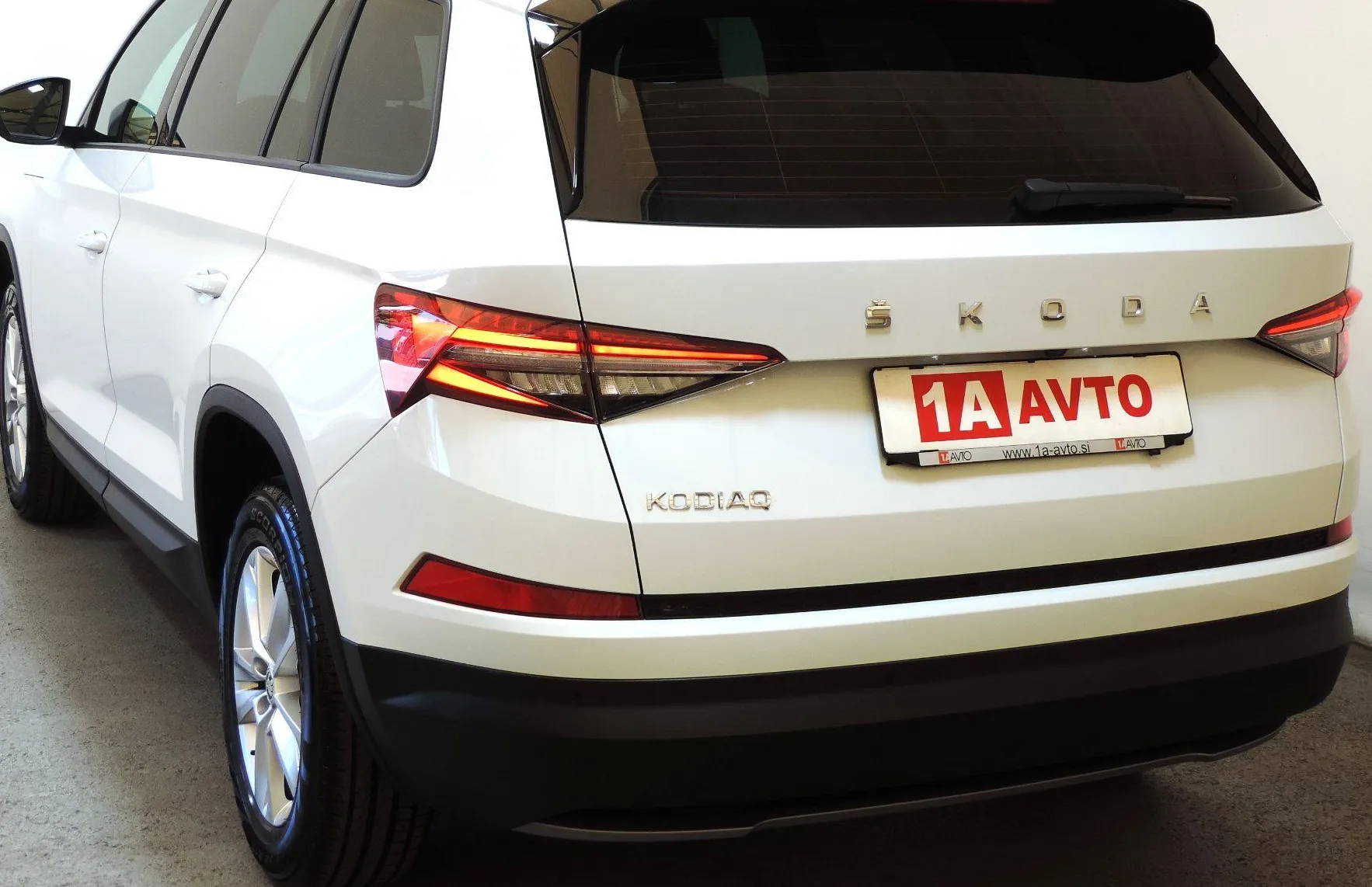 Zunanja slika - Škoda Kodiaq - 2.0 TDI Ambition DSG 7.SEDEŽEV-PANORAMA-ACC-LED - 7