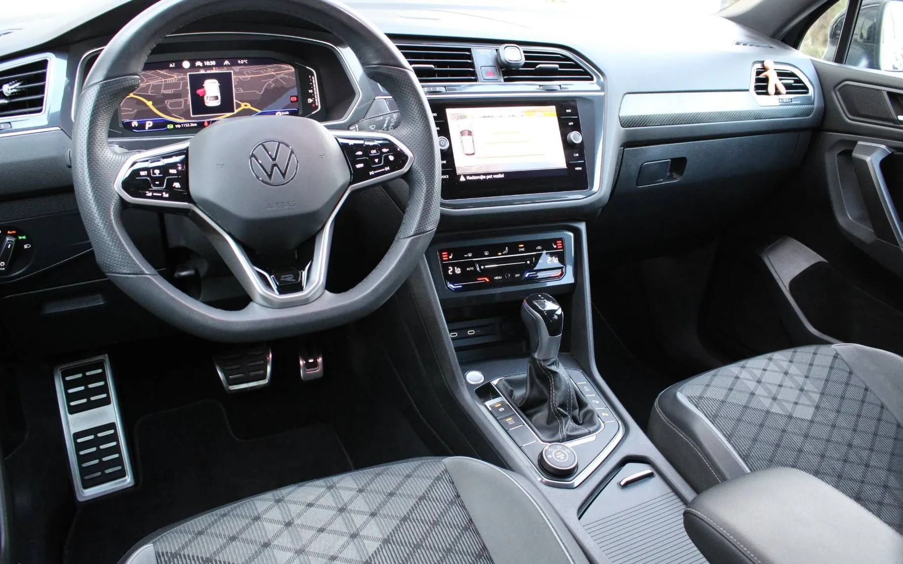 Zunanja slika - VW Tiguan Allspace - 2.0 TDI 4MOTION R-LINE 7SED SIDE AST ACC KAM AMB. - 11