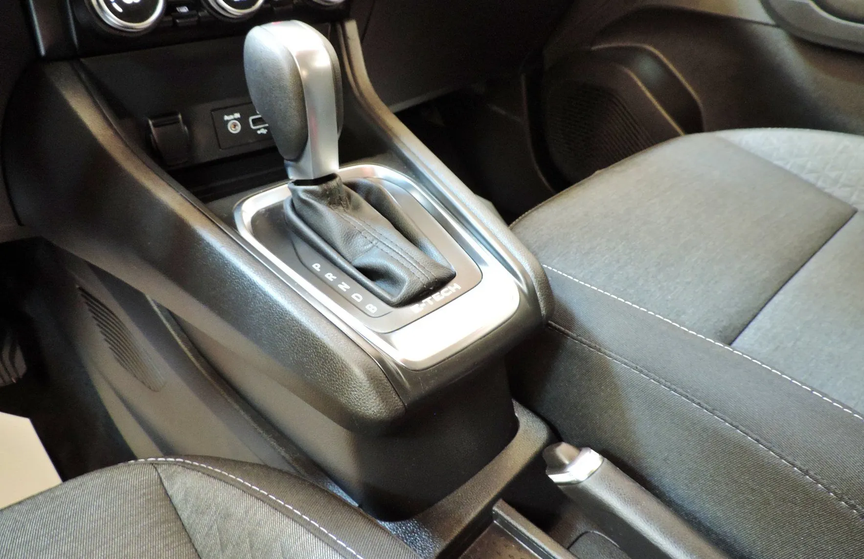 Zunanja slika - Renault Captur - E-Tech 145  Avt. - 15