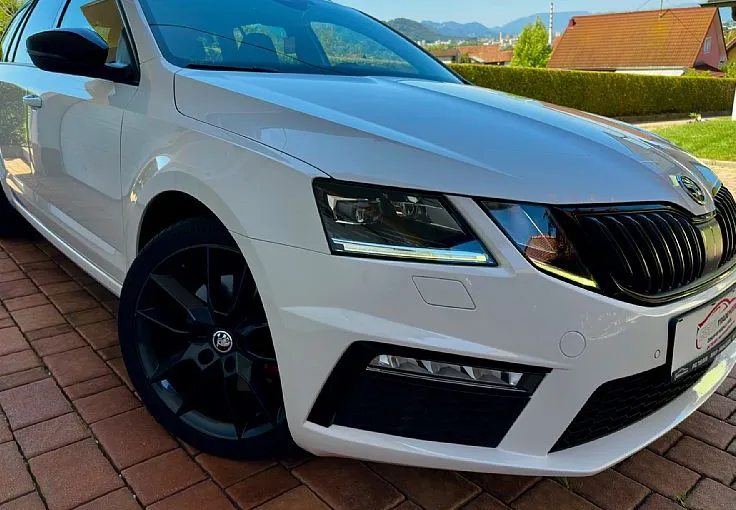 Zunanja slika - Škoda Octavia - 2.0 TDI RS DSG+ALU18+LED+PANO+NAVI+ACC+VEL.SERVIS - 5