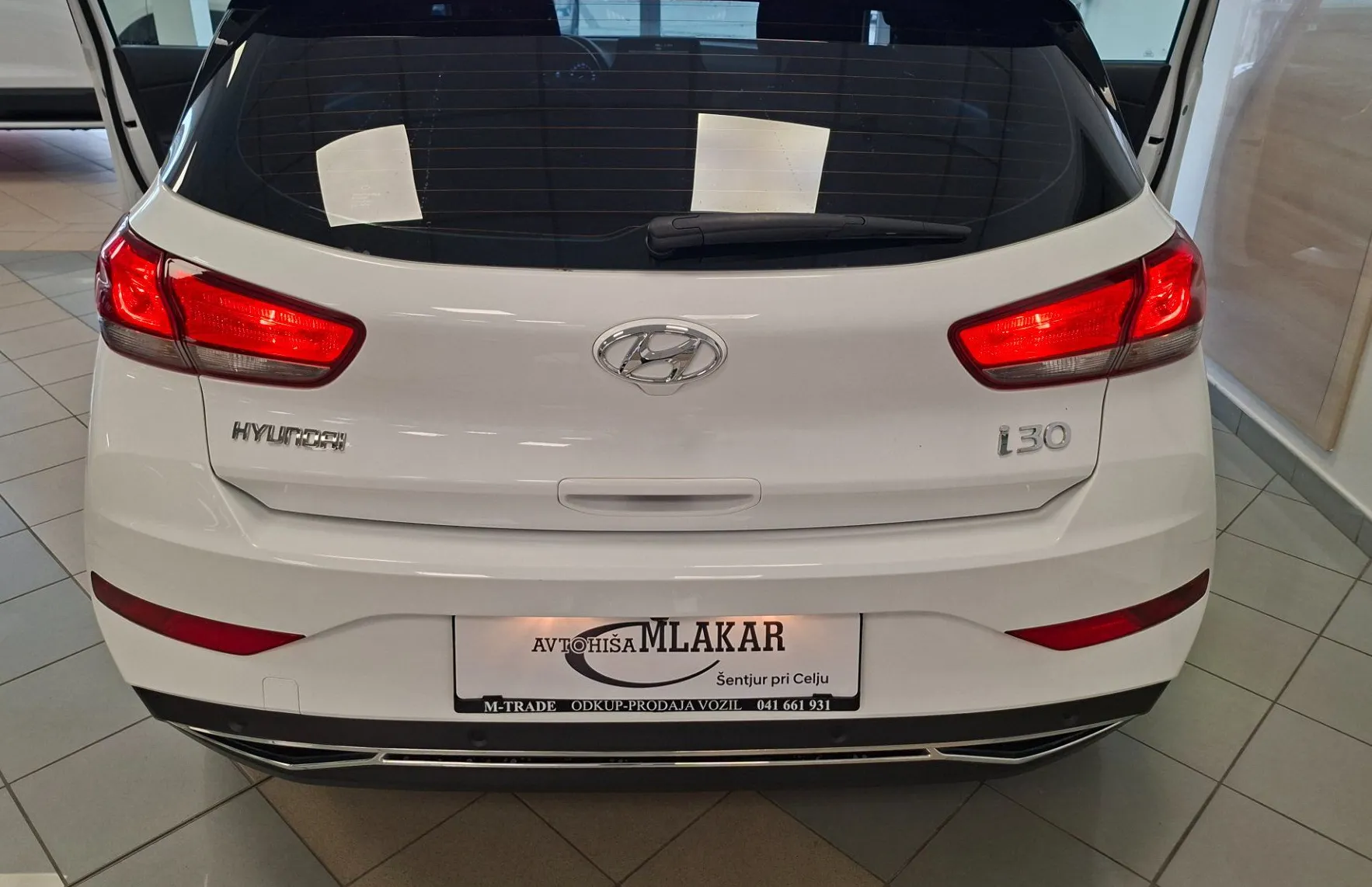 Zunanja slika - Hyundai i30 - 1.6 CRDi  116 Style-LED-NAVI-KEMERA-PDC-ODLIČEN- - 5