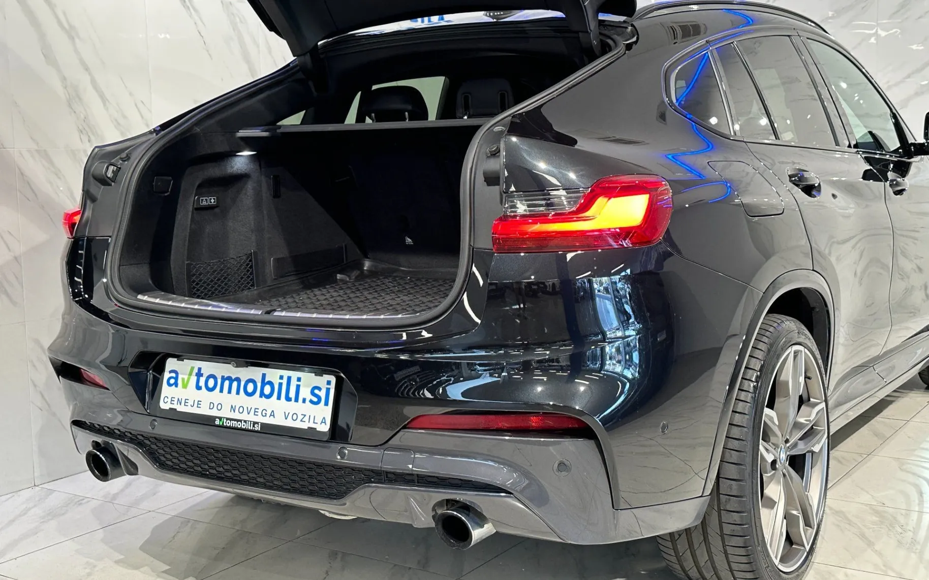Notranja slika - BMW serija X4: - xDrive30d|M-Sport|Led|ACC|Kamera|AmbientL|Gretje| - 7